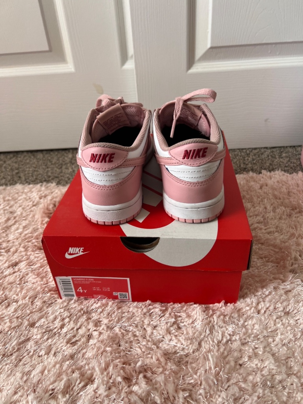 Nike Dunks - Picture 2 of 4